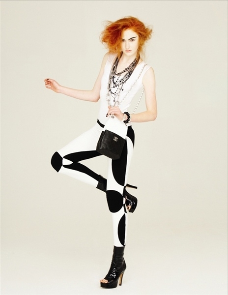 MONOCHROMATIC أحادي الألوان