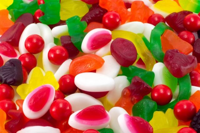 هل تسبب الحلويات السكري؟