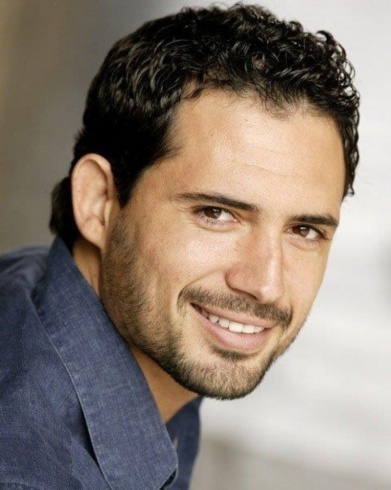 خاص لها- هل استعان ظافر العابدين بدوبلير؟ وماذا قال عن خلافه مع شريف سلامة؟