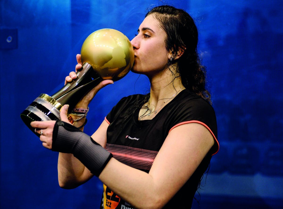 أصغر بطلة عالمية في الاسكواش: نور الشربيني تركوا نجاحي وتحدثوا عن ملابسي