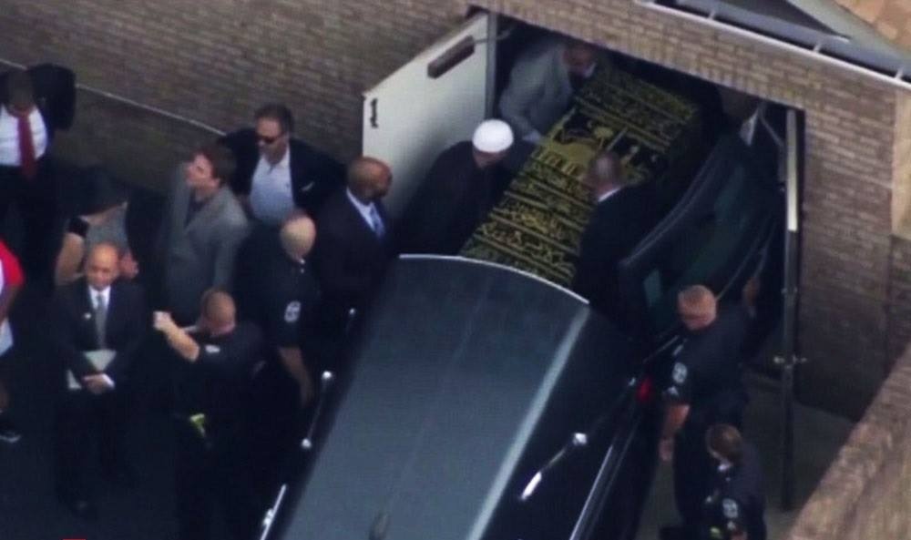 الكشف عن فيديو سري بمليون دولار أميركي لدفن محمد علي كلاي