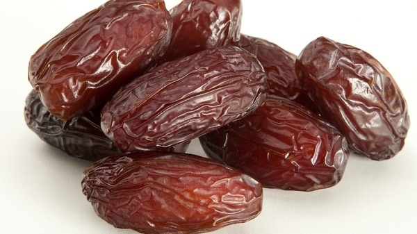 التمر في رمضان علاج ... اكتشفوا لأي أمراض