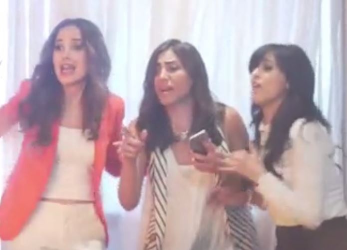 بالفيديو - دينا الشربيني تحترق وتنهار.. بمن اتصلت وكيف ضربت رامز جلال!؟