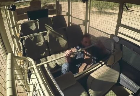 بالفيديو - شاهدوا ماذا حصل لأحمد سعد بين الاسود.. وماذا قال عن ريم البارودي؟