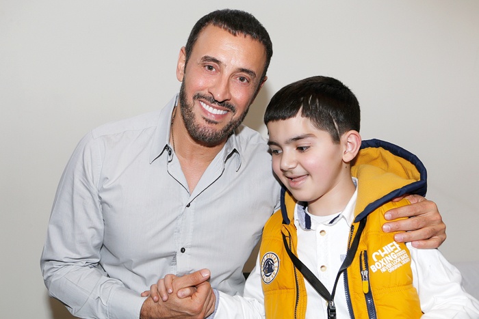 كاظم الساهر يحقق حلم طفل يرى بقلبه لا بعينيه