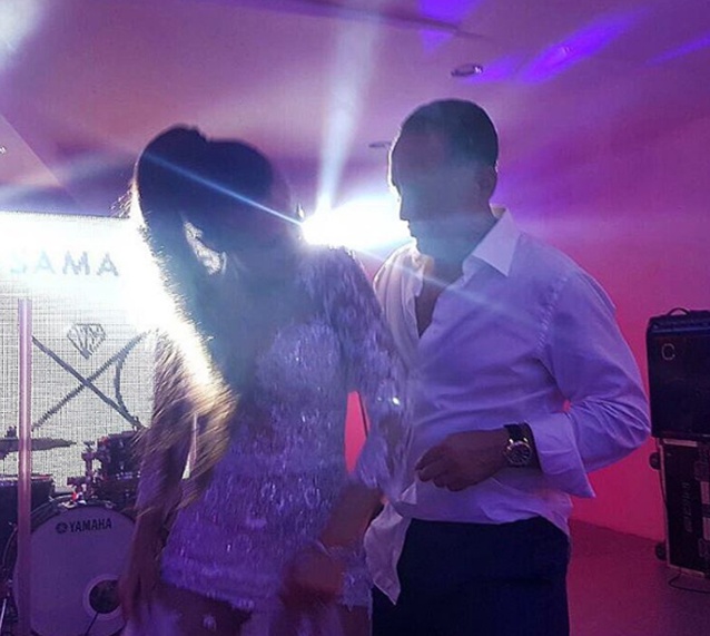 بالصور -  تعرفوا على البليونير المصري الذي تزوج حبيبة جاستن بيبر