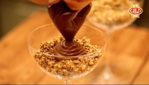 تعّلمي أسهل طريقة تحضير الشوفان المحمّص مع الشوكولا