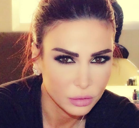 بالصور - نيللي مقدسي تشعل 