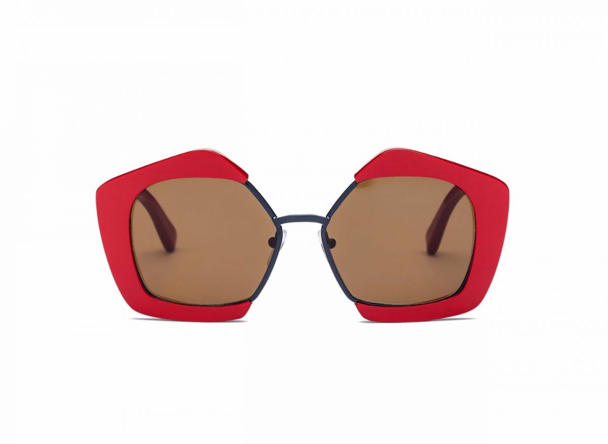 تلبية لذوقك الراقي اخترنا قطعاً مفضّلة من أزياء الموسم وأكسسواراته