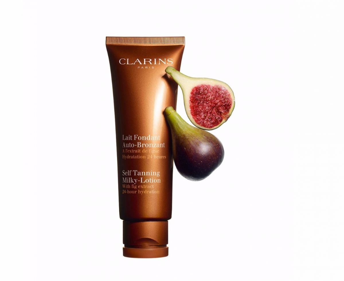 اسمرار متألق وترطيب تام مع Clarins Self Tanning Milky-Lotion