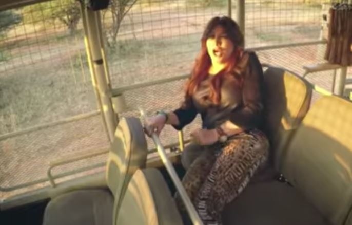 بالفيديو - انتصار تصدم الجميع بقوتها بين الاسود.. وردها يحبط المقلب!