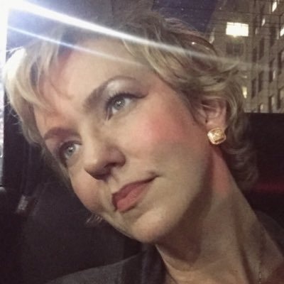 بالصورة- تغريدة هذه السيدة تتخطّى الـ50.000 بين ليلةٍ وضحاها... فماذا قالت عن المسلمين؟!