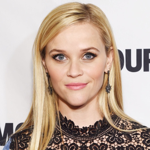 صورة Reese Witherspoon وابنتها تشعل مواقع التواصل الاجتماعي... شاهدوا كم تشبهها!!