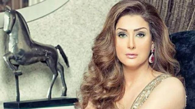 بالفيديو - شاهدوا غادة عبد الرازق ترقص بعفوية مع شقيقتها