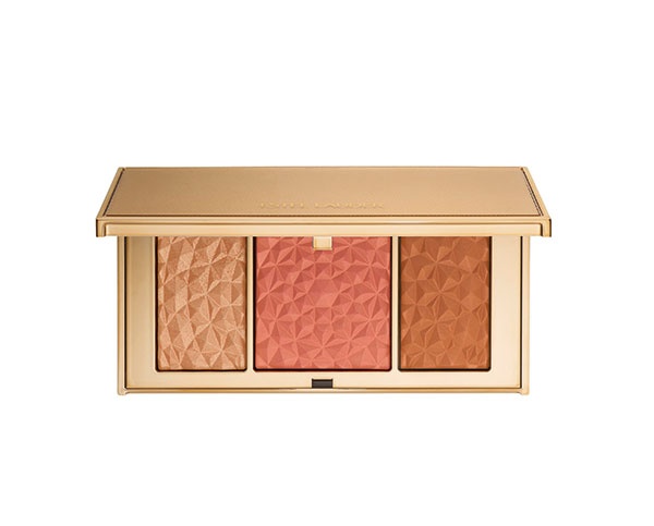 Estée Lauder توهّج برونزي مع مجموعة
Bronze Goddess Summer Glow Makeup