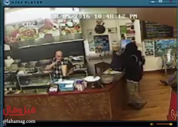 بالفيديو - بائع كباب مصري يتغلب على لص مسلح.. شاهدوا ماذا فعل!؟