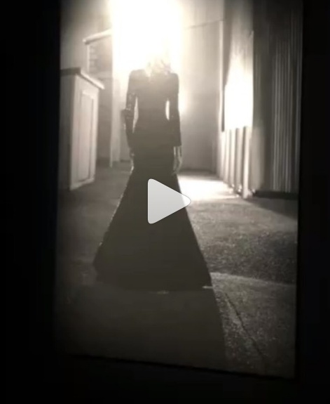 بالفيديو - كارولينا هيريرا تطلق Good Girl .. عطر الأنوثة بكعب عال