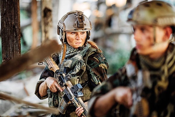 نساء
اقتحمن السِّلك العسكري:
وحاربن نظرة المجتمع أولاً