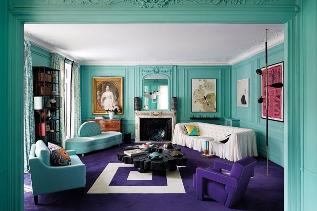 ديكور يجمع بين التقليدي والحديث بألوان متناقضة تفيض حيويةً