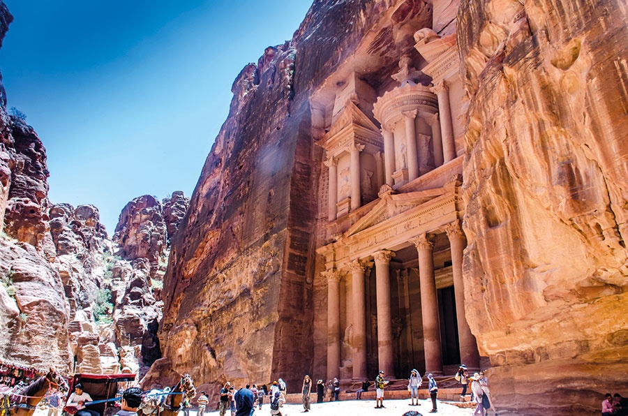 بين وادي رام والبتراء تسكن كل أسرار التاريخ