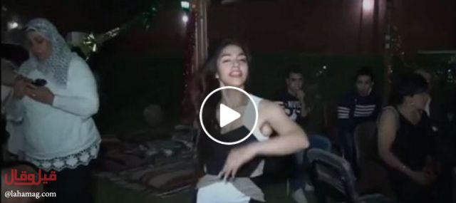 بالفيديو - اكثر من مليون مشاهدة لشاب يتحدى فتاة مصرية بالرقص