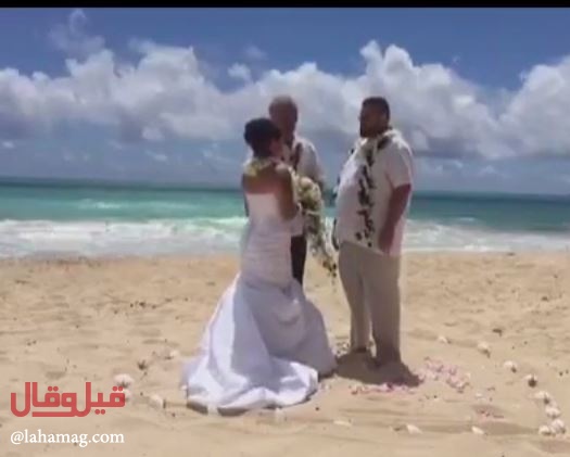 بالفيديو - عريس يصدم عروسه في أغرب حادثة خلال زواجهما!