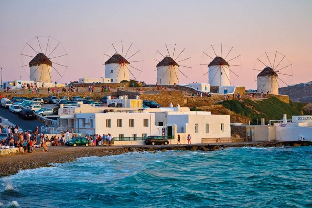 ميكونوس وأسطورة هرقل