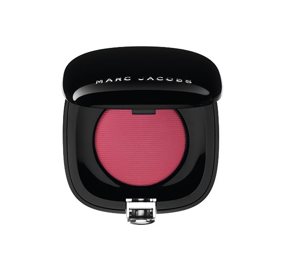 تألق فوري مع بودرة الخدود الصيفية