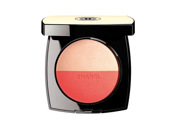 حيوي Chanel dans La Lumière de L’Été Les Beiges Duo no.02
