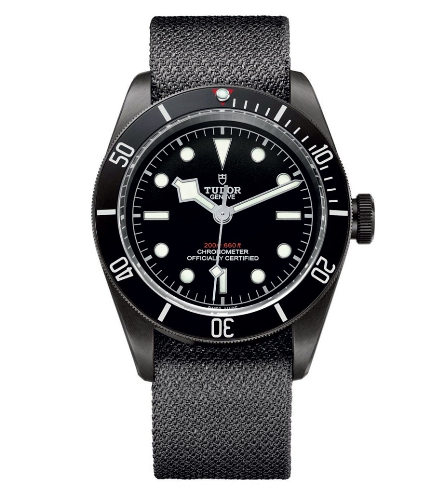 ساعة Tudor Heritage Black Bay Watch بحزام قماشي