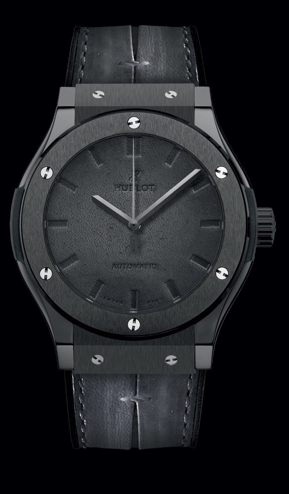 الوقت أنيق حول معصمك