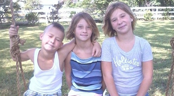 فيديو مؤثر - أب يستمع لدقات قلب ابنته المتوفاة!