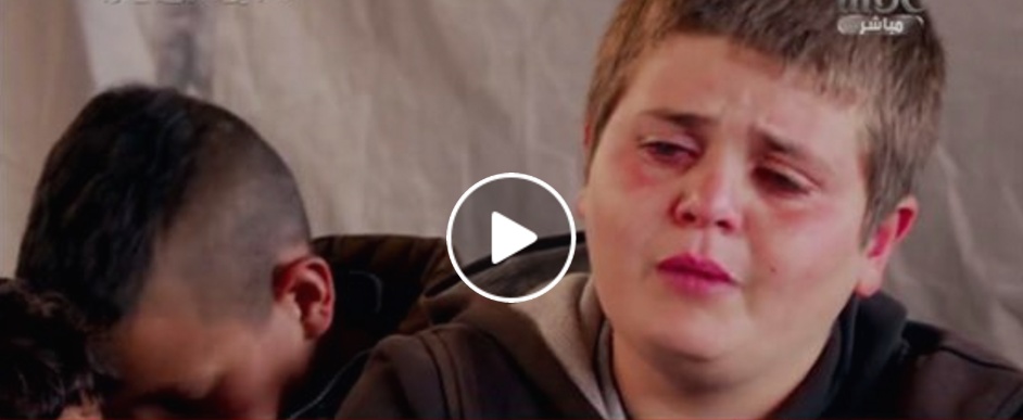 بالفيديو - رسالة وبكاء طفل سوري هارب من الحرب يبكيان الملايين!