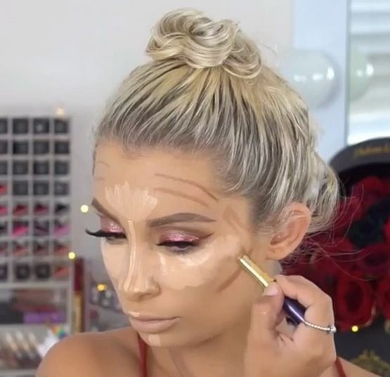 بالفيديو - خطوات بسيطة لماكياج ناعم وساحر.. جربوه