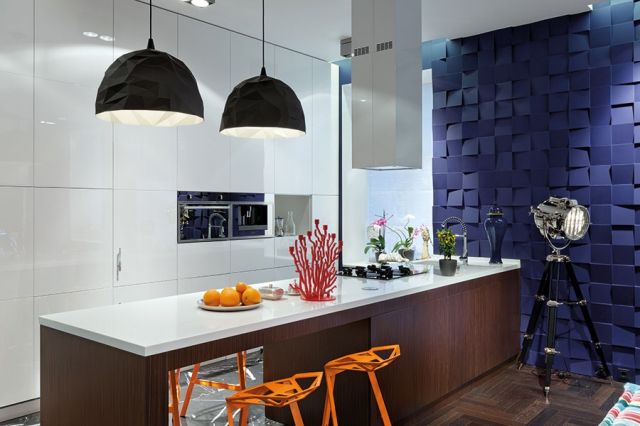 ركن الطعام والمطبخ مميز بتصميم أنيق وخزائن مدمجة