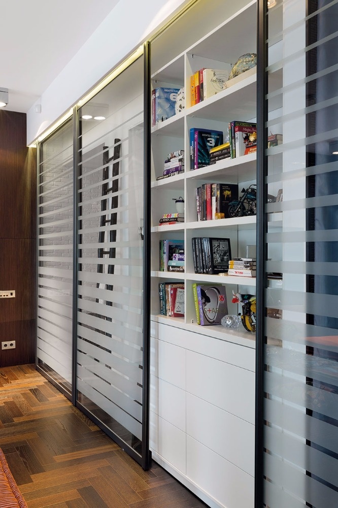 شقة لمهندس الديكور «سيرغي ماكنو» في أوكرانيا: كلما اتسعت الفكرة... ضاقت المساحة!