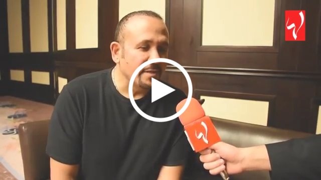 هشام عباس يكشف ل كاميرا لها لماذا قال مش عايز أغني وما علاقة أولاده الثلاثة؟