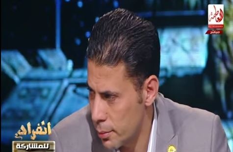 بالفيديو - مذيع مصري ينهار على الهواء.. لهذا السبب!