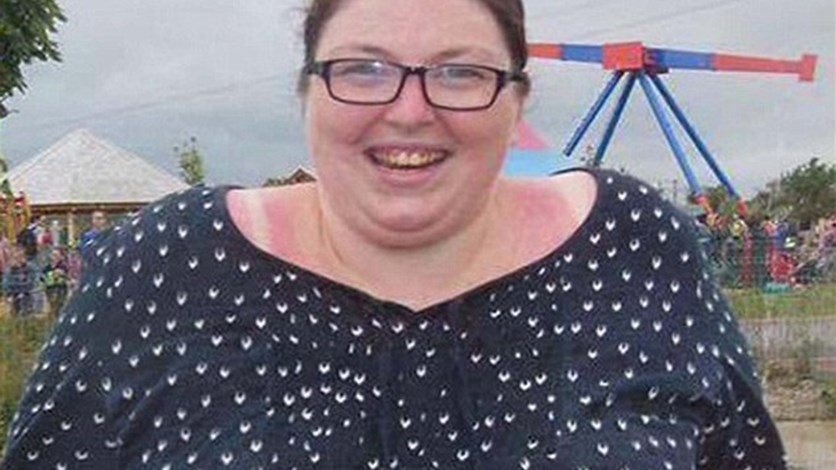 امتنعت عن هذه العادة اليوميّة فخسرت 45 كيلوغراماً من وزنها الزائد.. شاهدوا كيف أصبحت!!