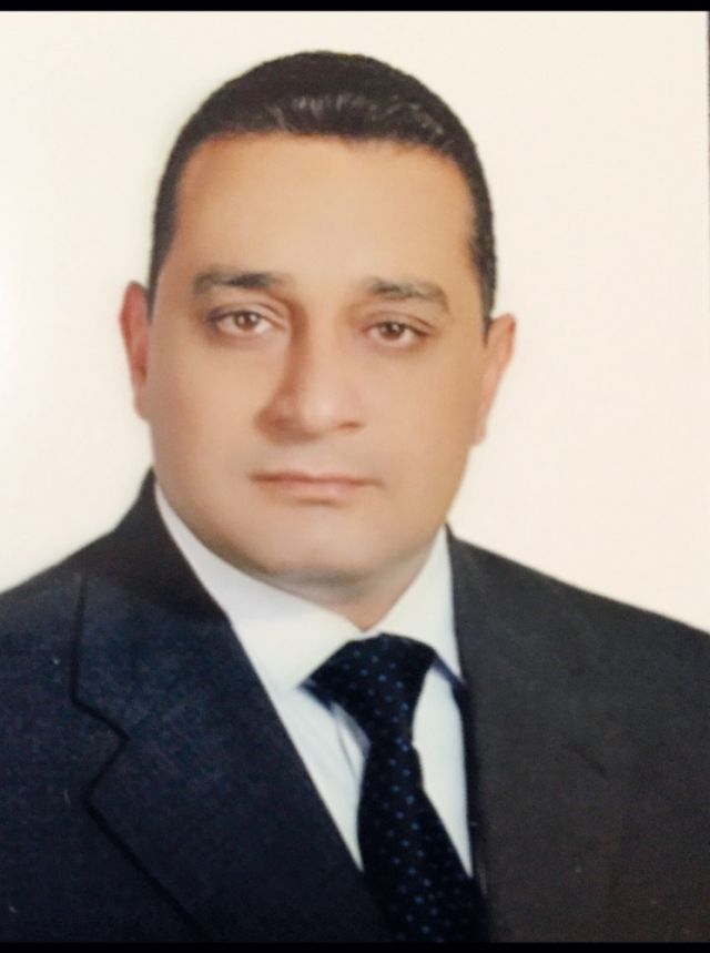 الدكتور ممدوح عطية