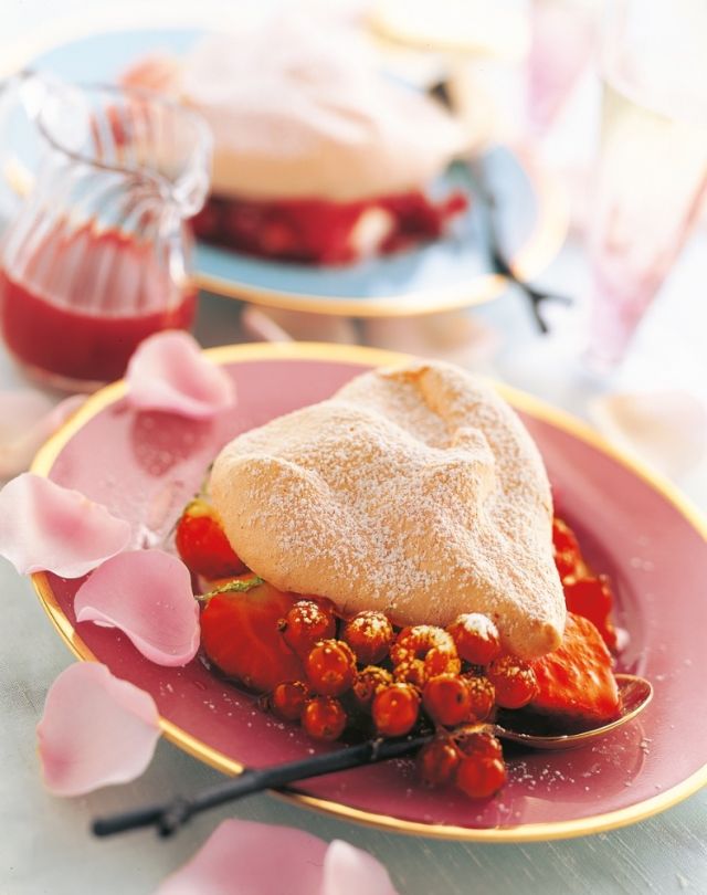 بافلوفا بالتوت