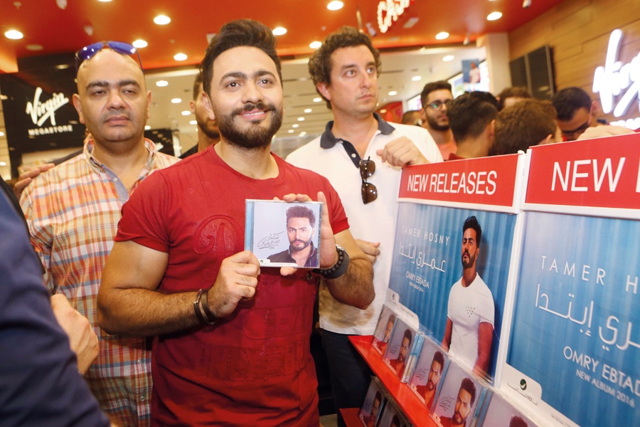 تامر حسني يحتفل بمناسبتين معاً!