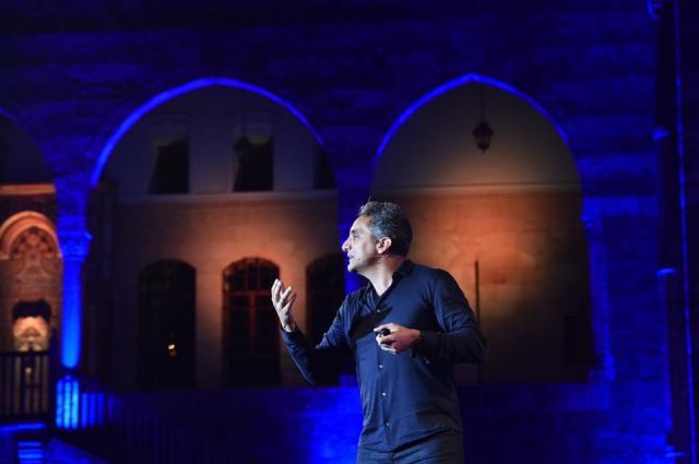 بالفيديو والصور - حقيقة استياء ومغادرة الجمهور حفل باسم يوسف في لبنان