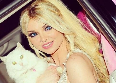 هذه الصورة التي جعلت شرطة الاداب تستدعي ميريام كلينك