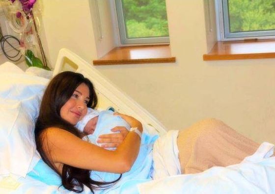 لاميتا فرنجية تضع مولودها الأول... خمنوا ماذا أسمته؟!