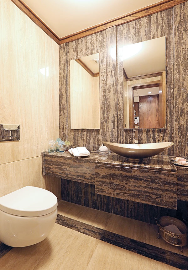 لمسات عصرية 
في لوحة كلاسيكية