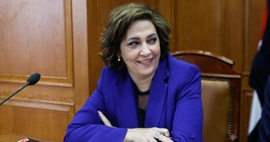 رئيسة التلفزيون المصري تمنع 8 مذيعات من العمل حتى ينجحن في 