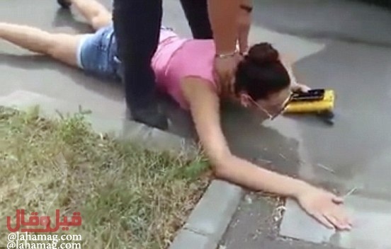 بالفيديو - أغرب عرض زفاف.. شاهدوا ماذا فعل لتقبل!