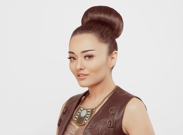 بالصور - راندا البحيري بلون شعر جريء.. شاهدوا كم تغيّرت!