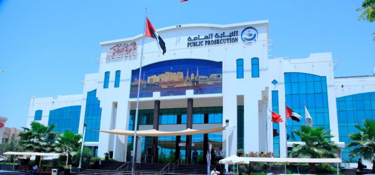 امرأة تهين موظفاً في مطار دبي وتهدّد بالتشهير به والسبب؟